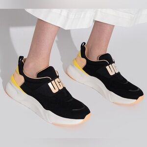 NWOT UGG LA Flex Sneaker Womens 8 Slip On Chunky Heel Black Pink Logo